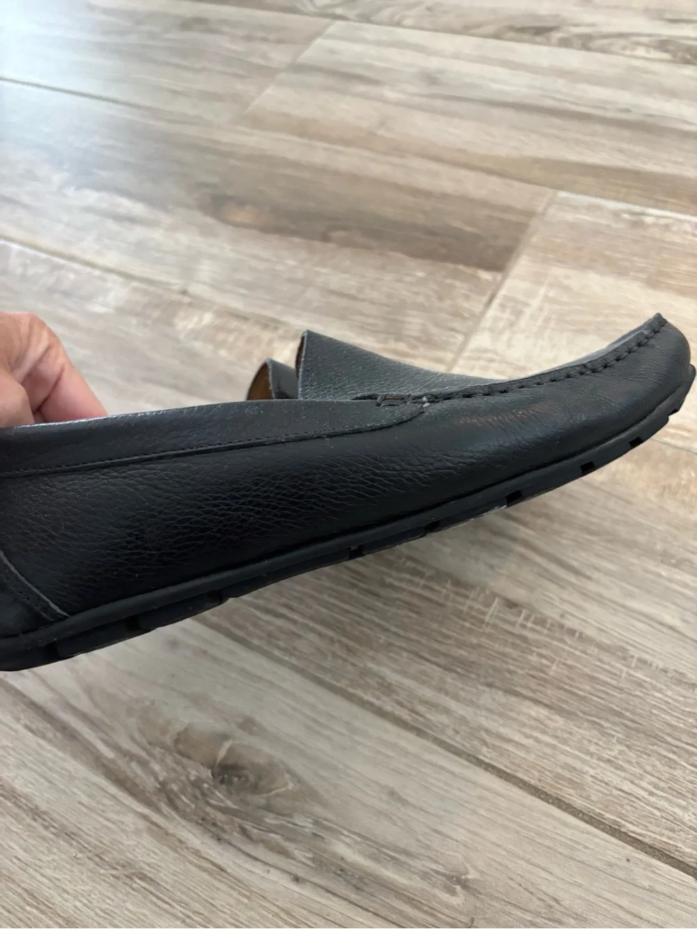 Classic Men’s Black Leather Slip-On Loafers size 9